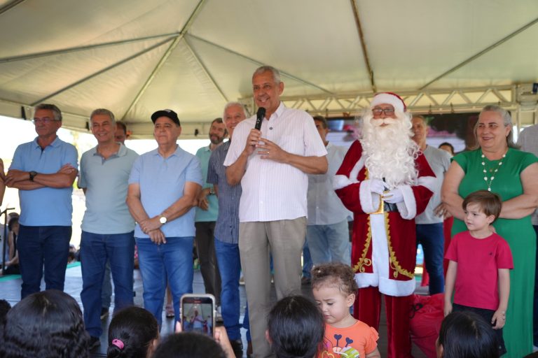Sonhos de Natal reúne mais de 5 mil crianças na Vila Mutirão, em Catalão