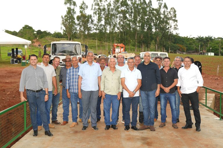 Prefeitura de Catalão entrega nova ponte sobre o Córrego Bálsamo