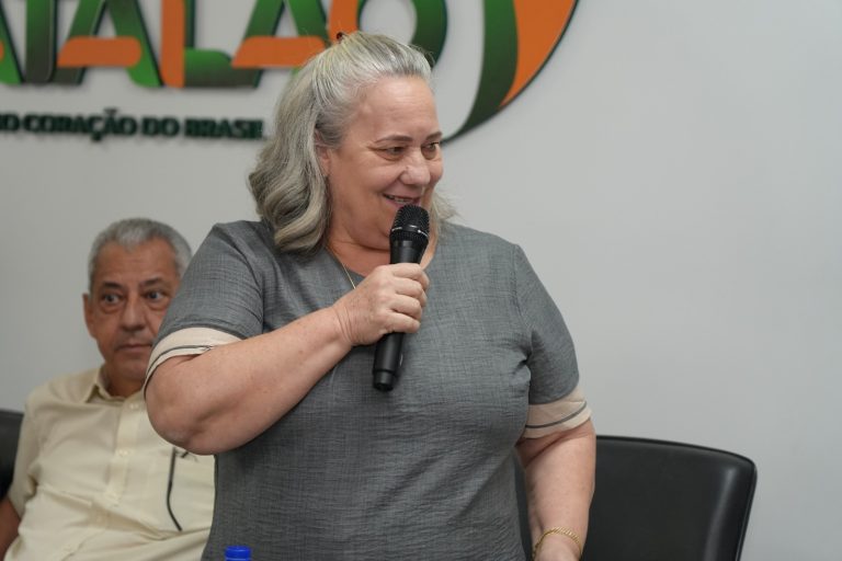 “Primeira-dama destaca avanços da Ação Social e confirma desfile de Natal em Catalão”