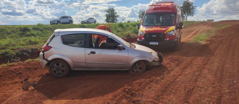 Veículo sai da pista na GO-330 e condutor é levado ao CAM após apresentar intoxicação