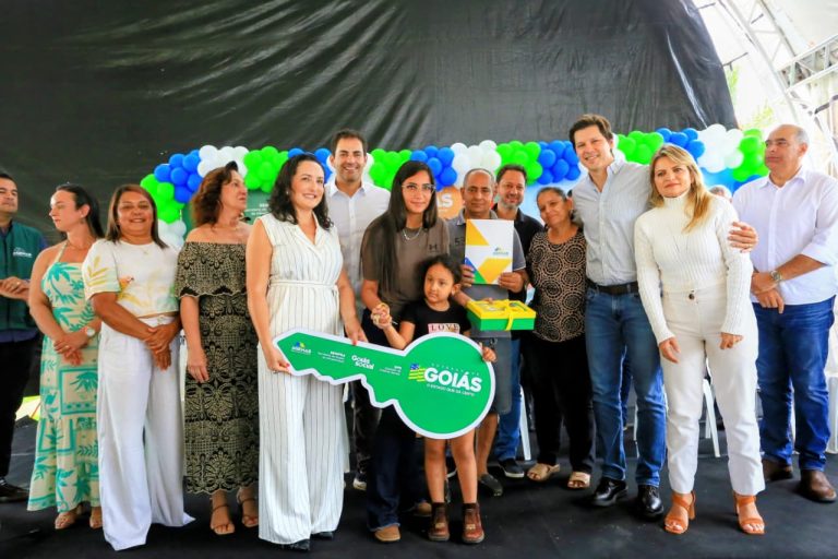 Daniel Vilela entrega 64 casas a custo zero em Cumari e Goiandira
