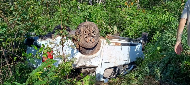 Tragédia na GO-507: caminhonete com vítimas na carroceria deixa 17 feridos e uma morte em Rio Quente