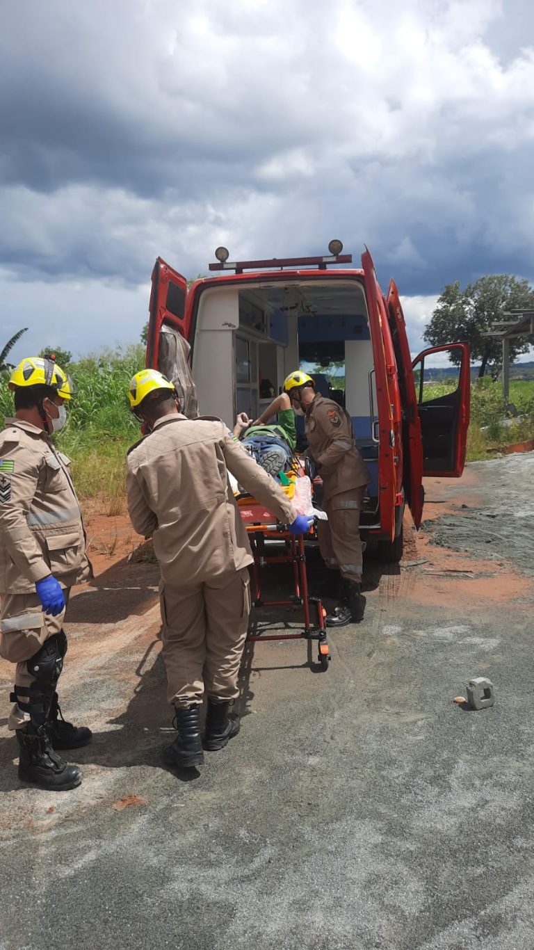 Acidente com máquina industrial deixa trabalhador gravemente ferido em Caldas Novas