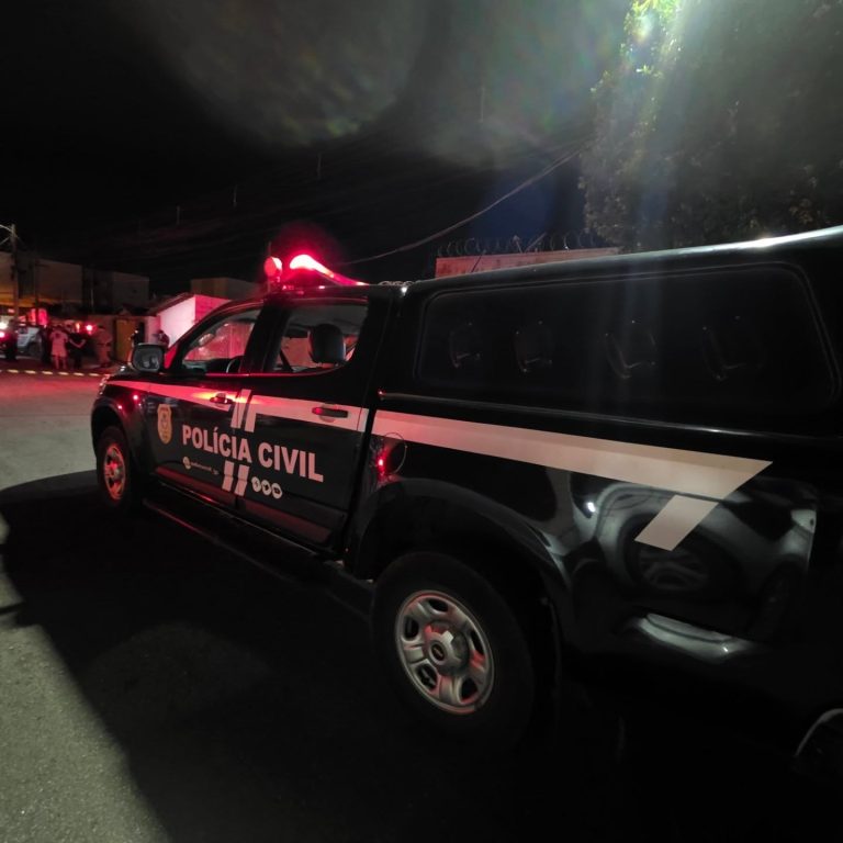 Homem morre após avançar com faca contra policiais na Vila Chaud, em Catalão