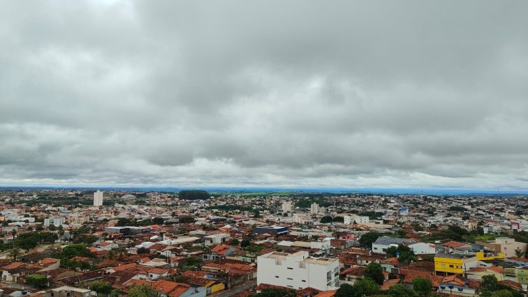 Frente fria avança e pode provocar tempestades em Catalão nos próximos dias