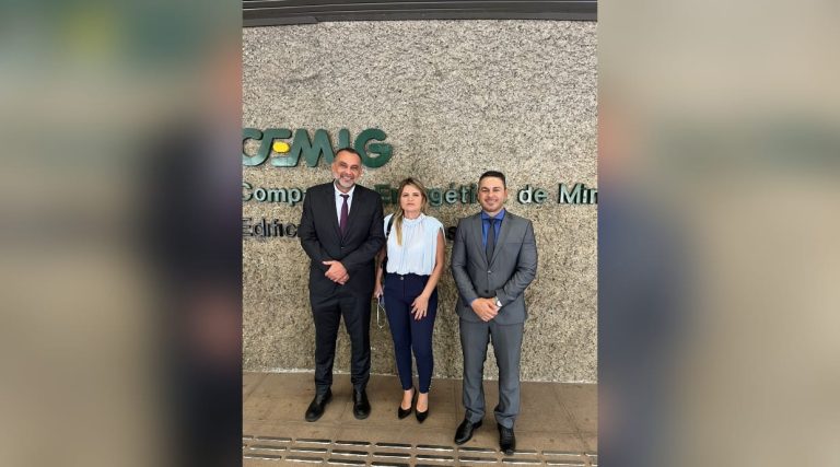 Prefeito de Três Ranchos vai à sede da CEMIG para tratar de demolições nas margens do Lago Azul