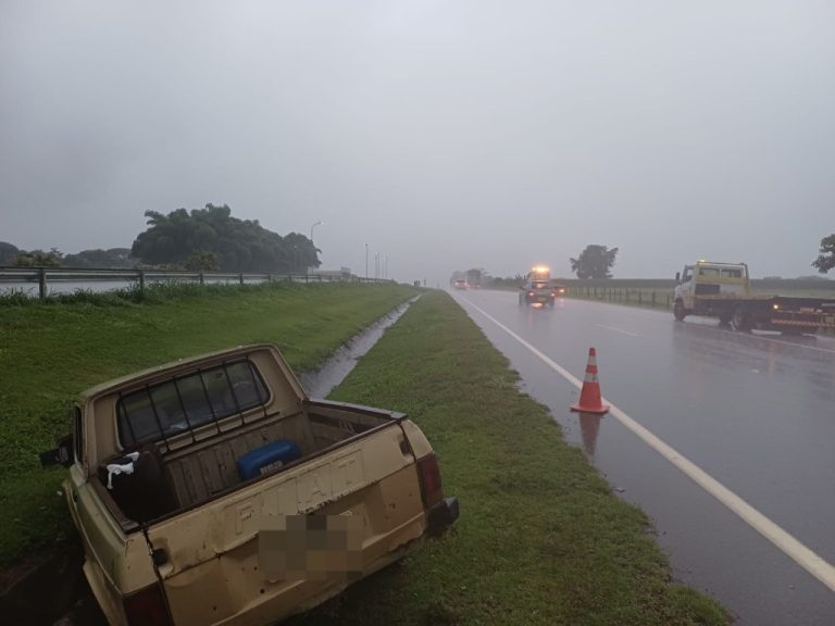 Condutor sem CNH se envolve em acidente na BR-050, em Davinópolis