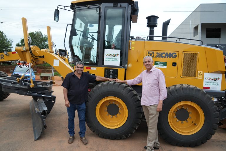 Prefeitura de Catalão entrega maquinários e promove dia de lazer em Santo Antônio do Rio Verde