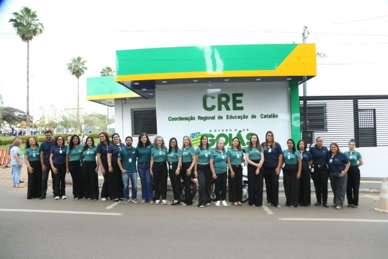 Reforma da Regional de Educação de Catalão é entregue com anúncio de novas obras