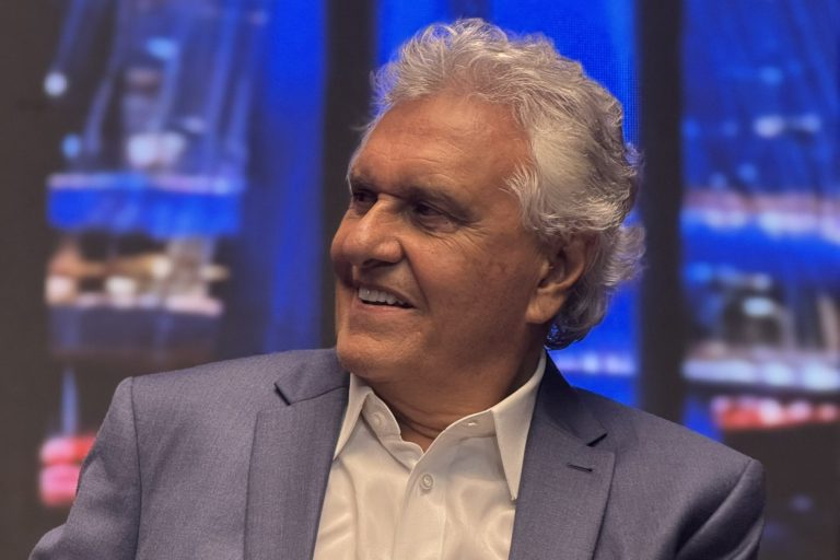 Caiado critica “desordem institucional” e propõe reformas durante debate presidencial do PSD