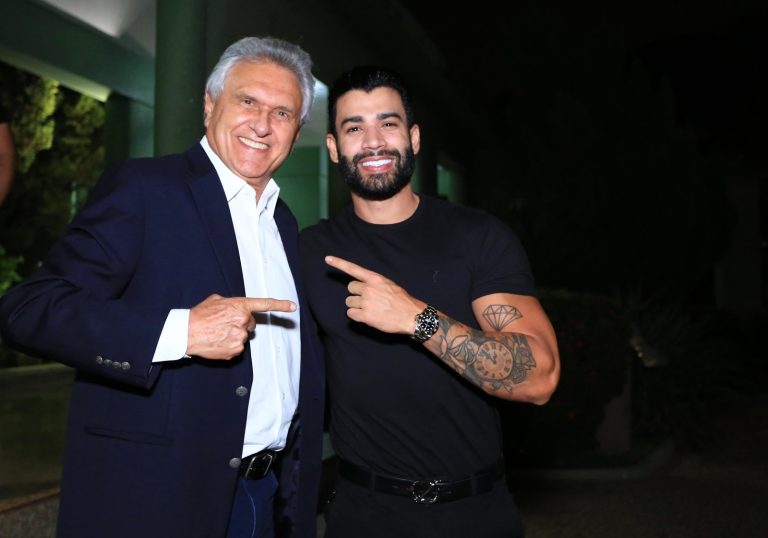 Caiado vistoria Autódromo de Goiânia ao lado de Gusttavo Lima antes da MotoGP