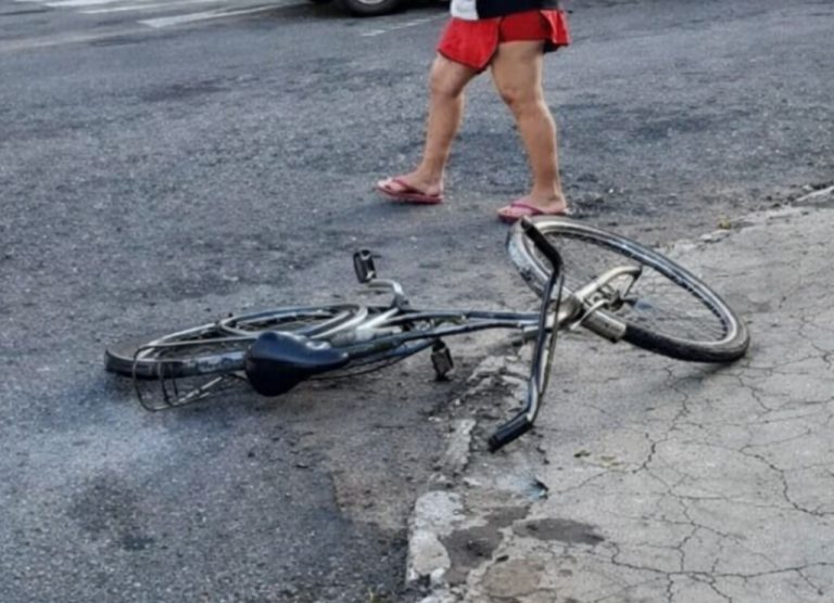 Ciclista de 69 anos fica gravemente ferido após colisão com carro em Catalão