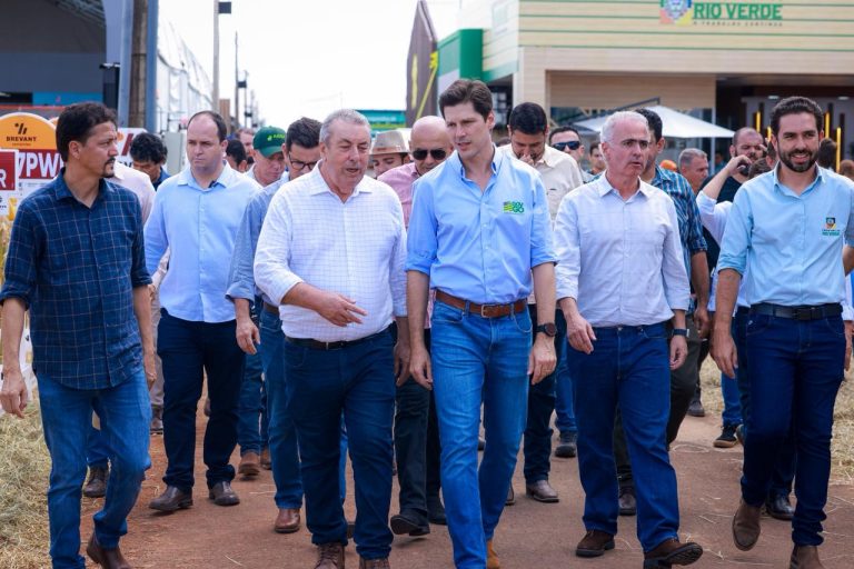 Daniel Vilela anuncia investimento de R$ 473 mil para produtores rurais em Goiás