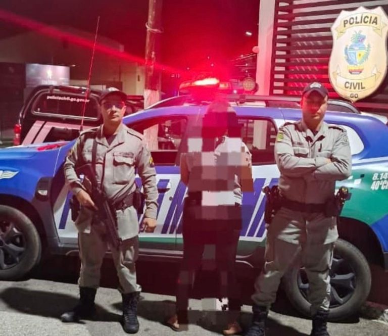 Mulher é presa após tentar esfaquear companheiro e desacatar policiais em Campo Alegre de Goiás