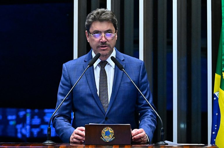 Sem votar, Wilder Morais comemora em vídeo rejeição de Jorge Messias ao STF
