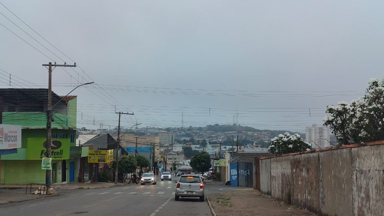 Catalão tem manhã com garoa após avanço de frente fria