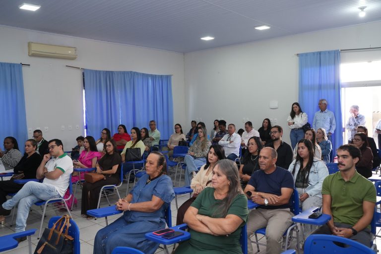 Prefeitura de Catalão empossa 17 novos servidores para reforçar a Educação Municipal