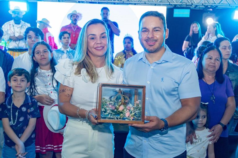 Três Ranchos: Após oito anos de trabalho social, Hugo Deleon e Alexandra Custódio organizam Festa do Rosário