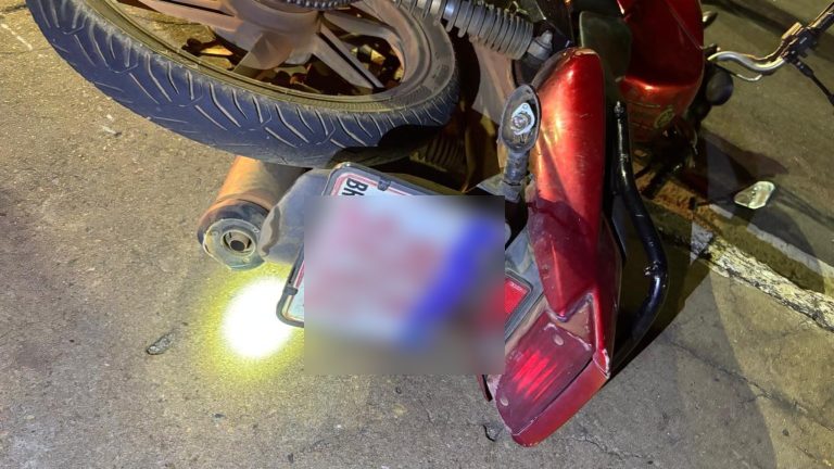 Motociclista fica gravemente ferido após bater em poste na Avenida JK, em Catalão