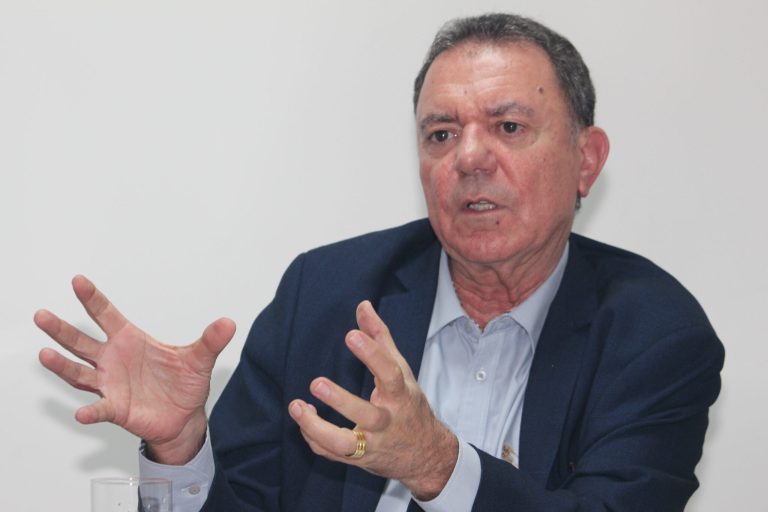 PT escolhe ex-deputado Luis Cesar Bueno para disputar o Governo de Goiás
