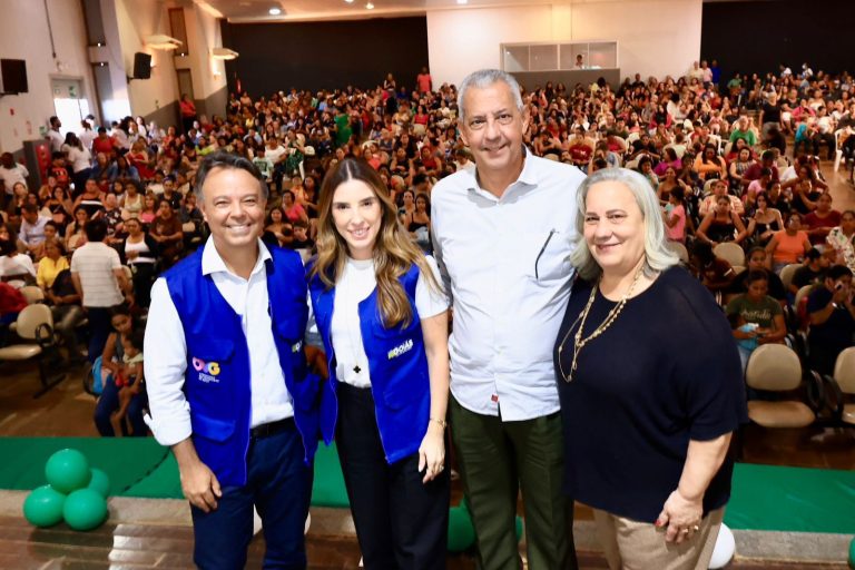 Iara Vilela destaca amparo às famílias durante entrega de cartões sociais em Catalão