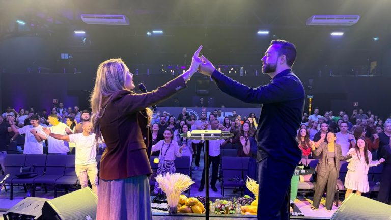 Igreja Metodista Renovada realiza Aviva Catalão com Eli Soares e pastor Ronaldo