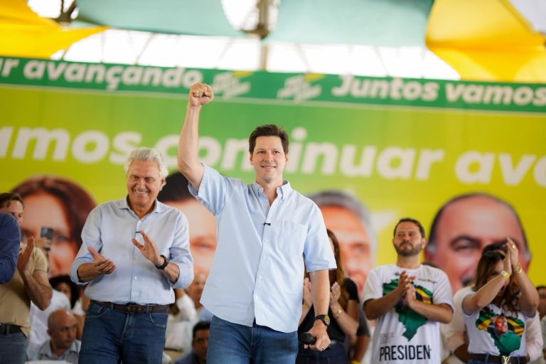 Daniel Vilela reúne 22 prefeitos e cerca de 2 mil apoiadores durante evento em Campos Belos de Goiás