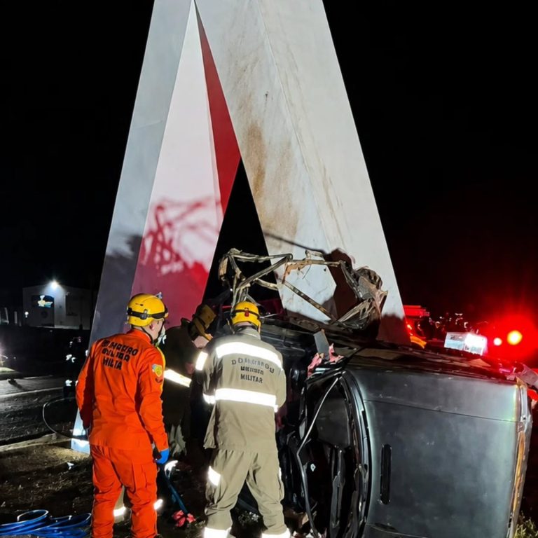 Acidente no acesso a Três Ranchos deixa três feridos; motorista é preso