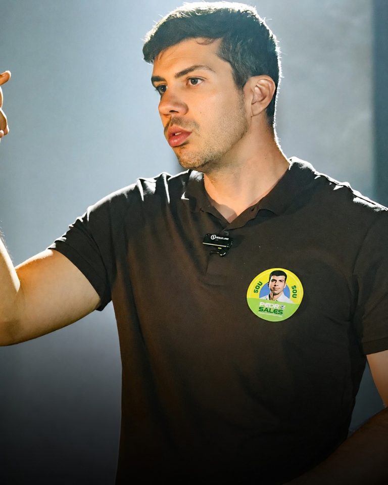 Pedro Sales desiste de candidatura a deputado federal e anuncia retorno a Brasília