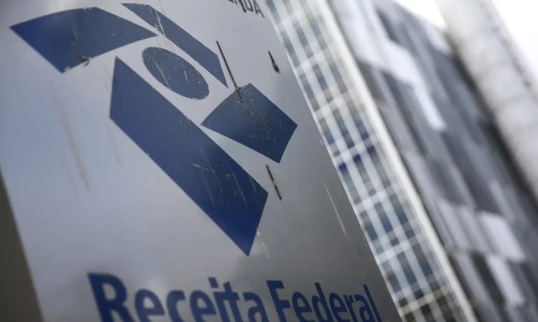 Receita Federal paga último lote da restituição do Imposto de Renda nesta segunda-feira (31)